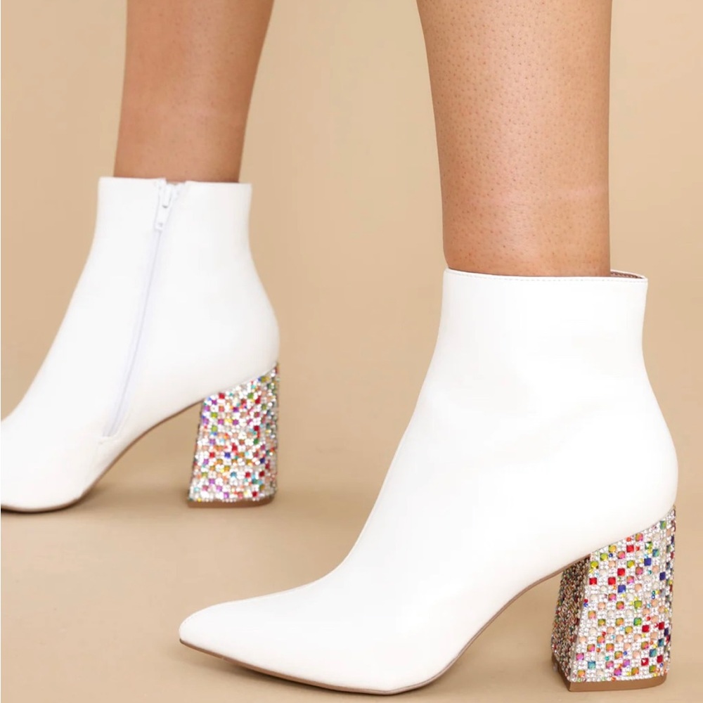 Betsey Johnson white leather booties (Size 9.5)